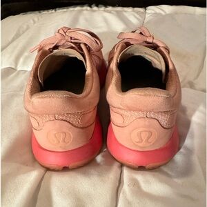 Good condition lululemon shoes! Size 6 let me know if you have any questions